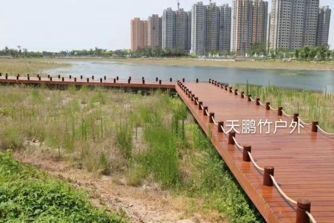 Nail / Clip Installation Waterproof Decking Boards Termite Resistant Long Lasting
